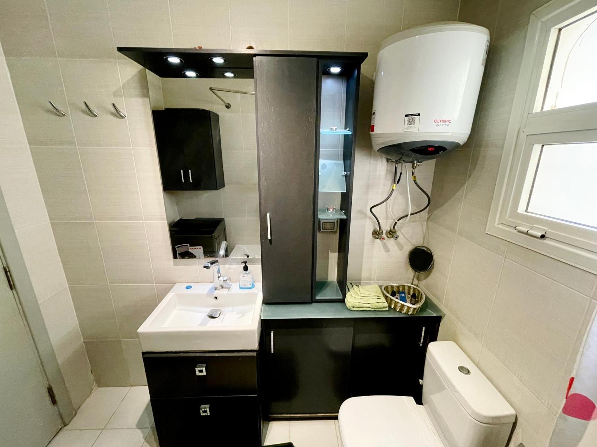 Stylish 2br In Downtown Rehab Near Malls Kahire